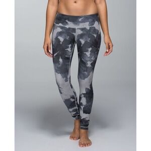 Lululemon Gray Wunder Under Floral Platoon Silver Spoon Athletic Leggings Size 6